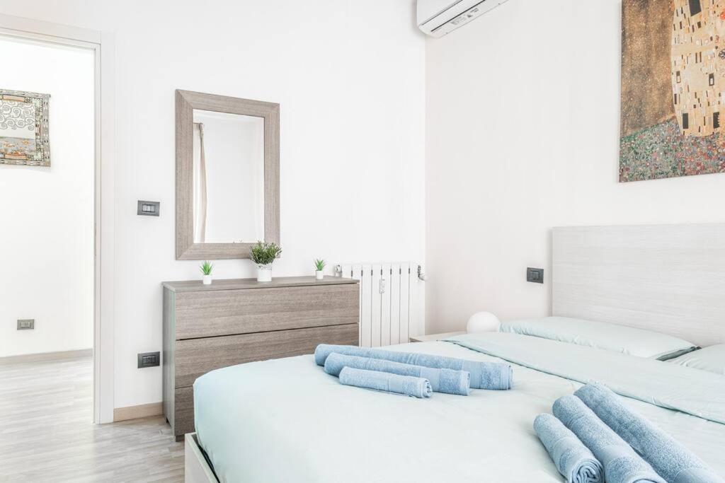 Artistic House Navigli-Duomo Netflix & Design Apartamento Milão Exterior foto