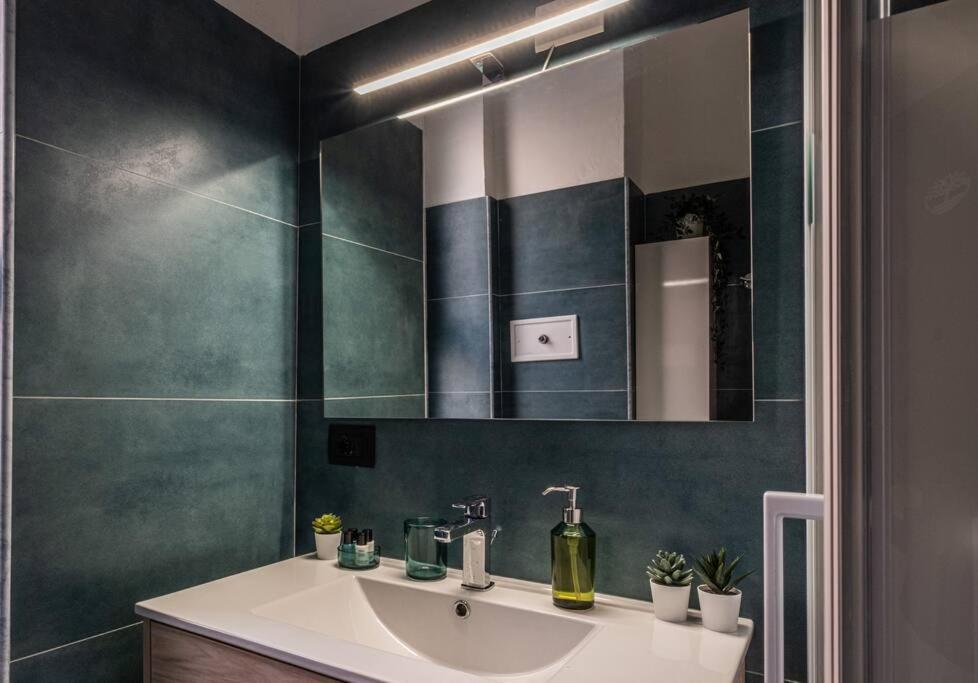Artistic House Navigli-Duomo Netflix & Design Apartamento Milão Exterior foto