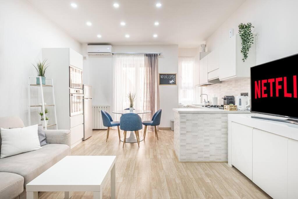 Artistic House Navigli-Duomo Netflix & Design Apartamento Milão Exterior foto